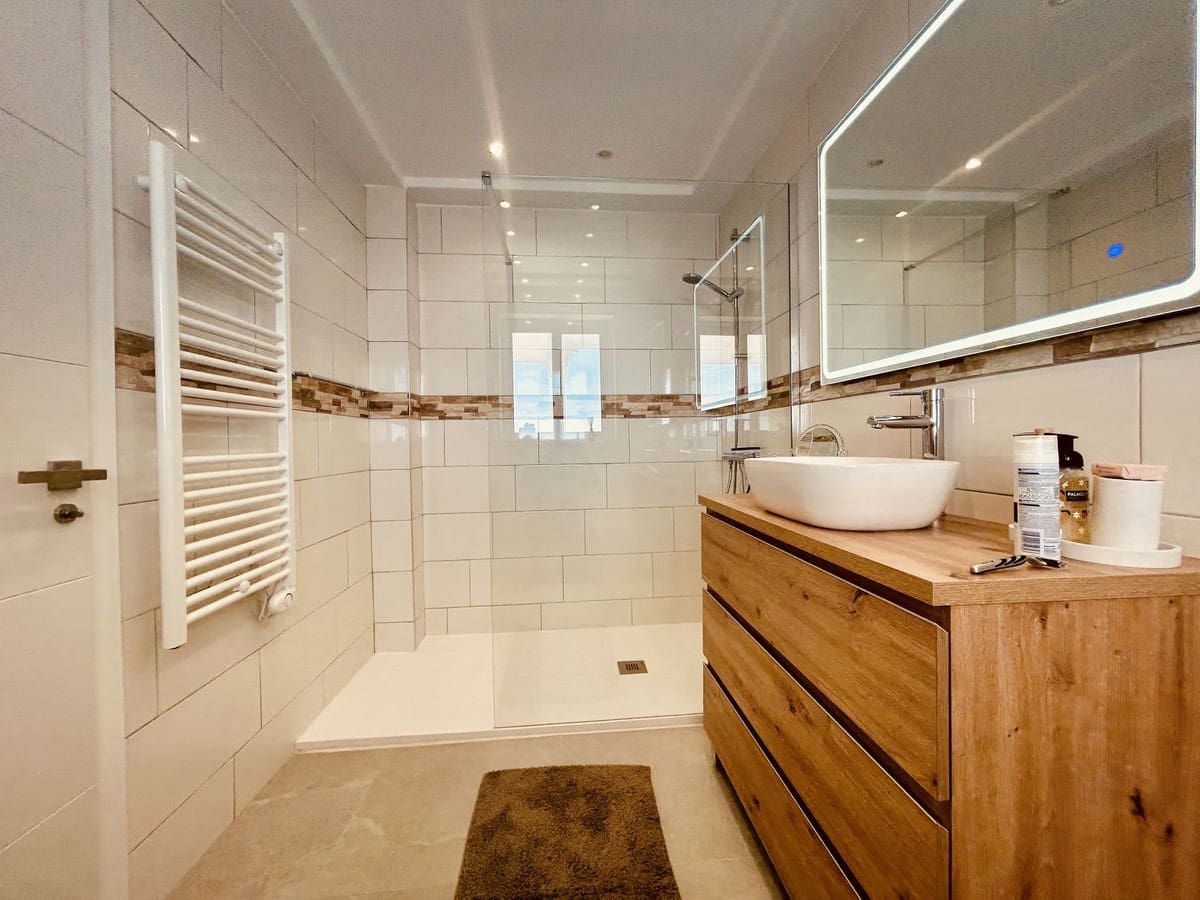 4 sypialnia Willa na sprzedaż w La Duquesa / Puerto de la Duquesa - 1 100 000 € (Ref: 9380665)