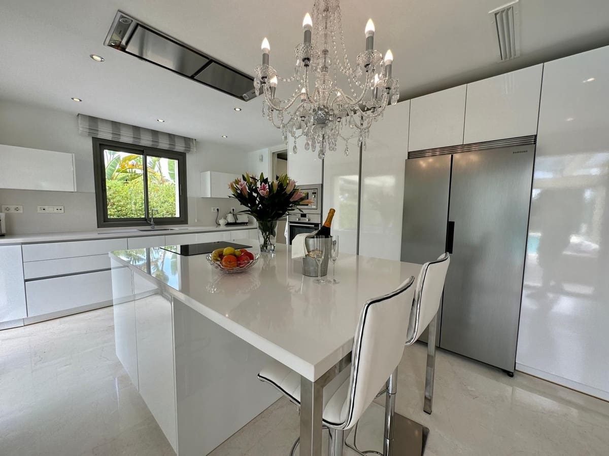 Chalet de 5 habitaciones en Marbella en venta - 3.950.000 € (Ref: 9380667)