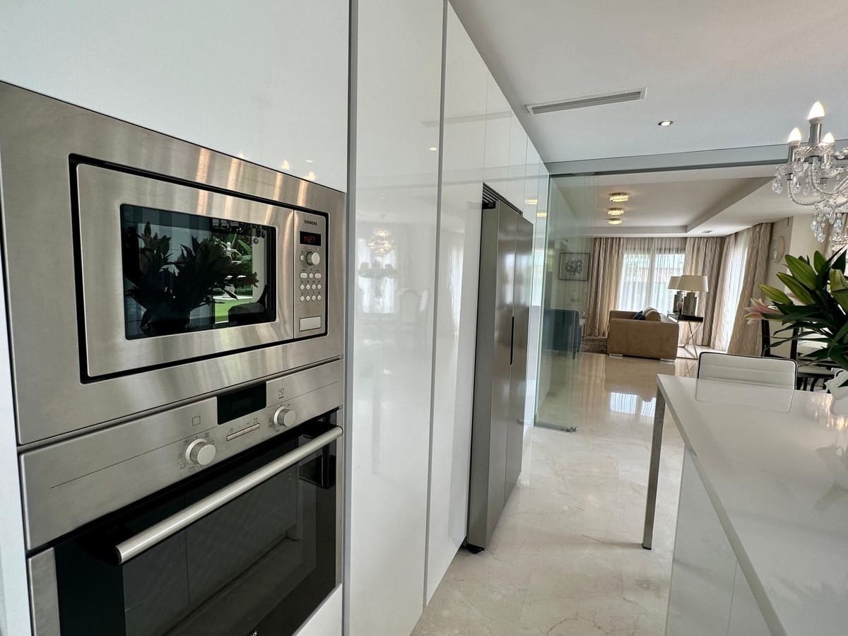 Chalet de 5 habitaciones en Marbella en venta - 3.950.000 € (Ref: 9380667)