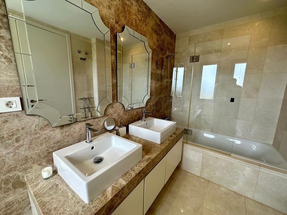 Chalet de 5 habitaciones en Marbella en venta - 3.950.000 € (Ref: 9380667)