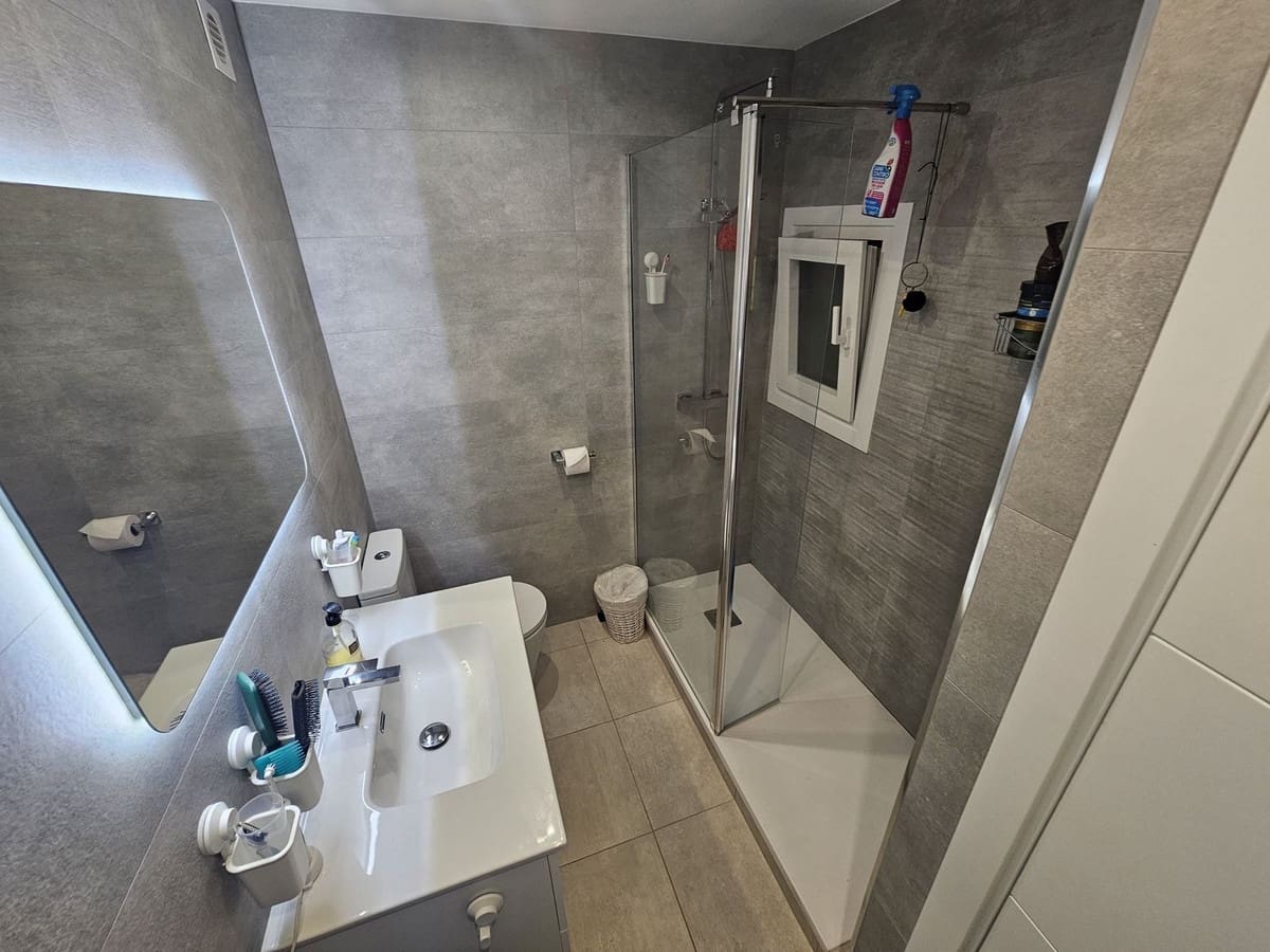 Apartamento de 2 habitaciones en Calahonda en venta - 351.500 € (Ref: 9380671)