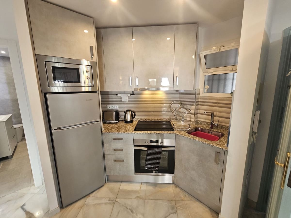 Apartamento de 2 habitaciones en Calahonda en venta - 351.500 € (Ref: 9380671)