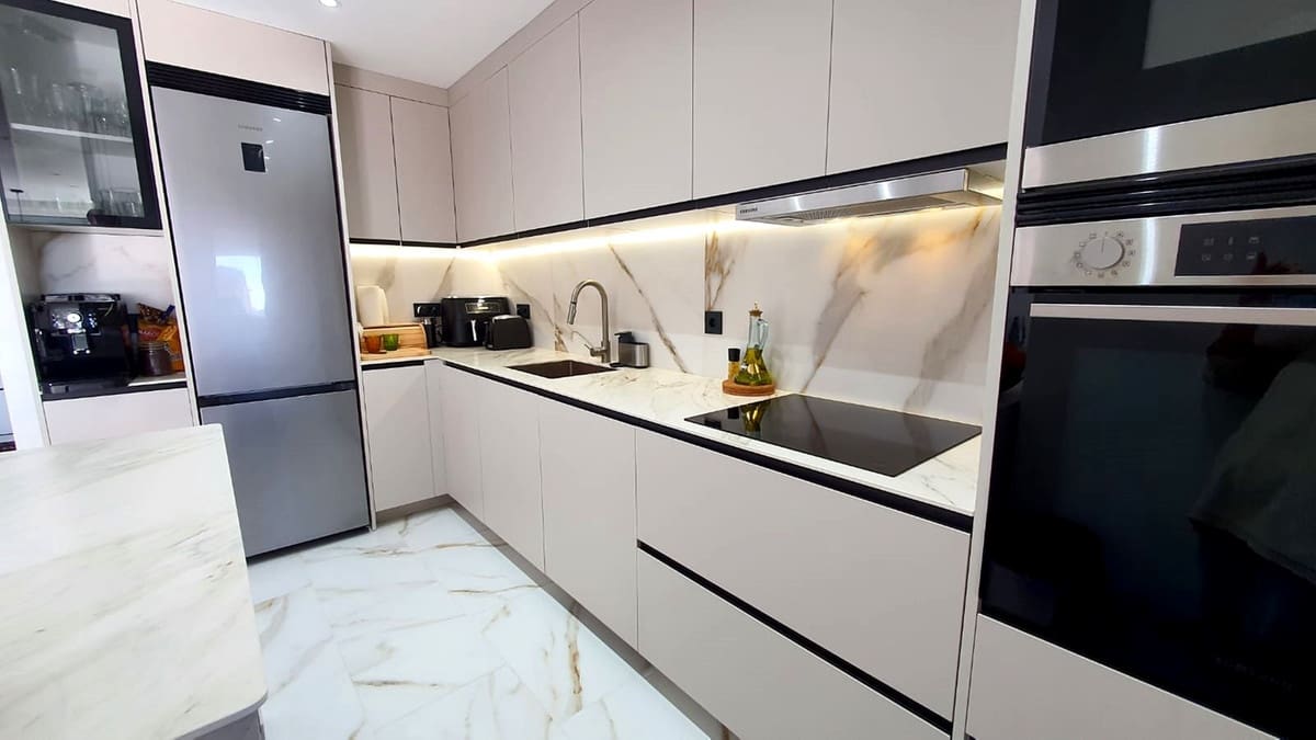 Apartamento de 3 habitaciones en Fuengirola en venta - 469.000 € (Ref: 9380674)