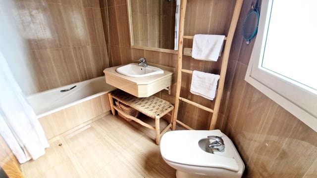 1 bedroom Apartment for sale in Castillo Sohail, Fuengirola - € 285,000 (Ref: 9380683)