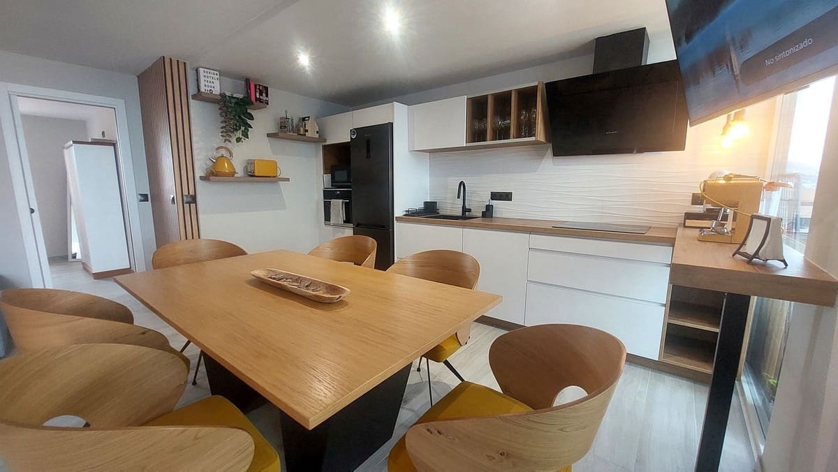 Apartamento de 2 habitaciones en Fuengirola en venta - 475.000 € (Ref: 9380686)