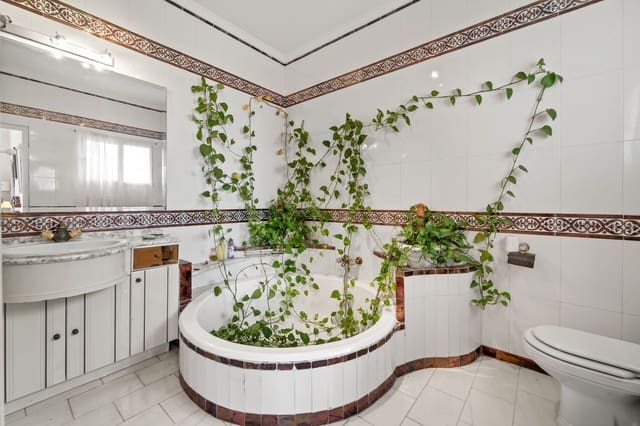 4 sypialnia Willa na sprzedaż w Solymar, Benalmádena - 1 095 000 € (Ref: 9380692)