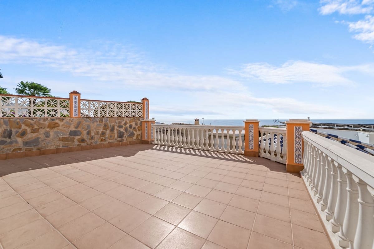 4 bedroom Villa for sale in Benalmadena - € 1,095,000 (Ref: 9380692)