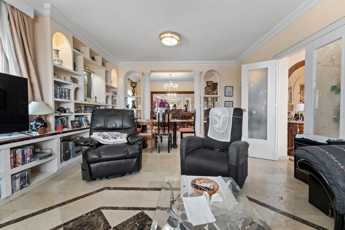 4 bedroom Villa for sale in Benalmadena - € 1,095,000 (Ref: 9380692)