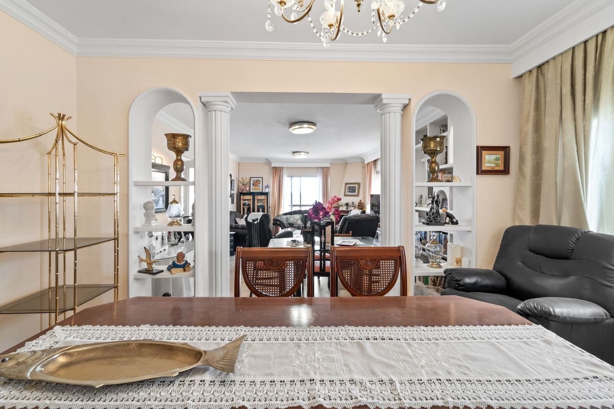 4 bedroom Villa for sale in Benalmadena - € 1,095,000 (Ref: 9380692)