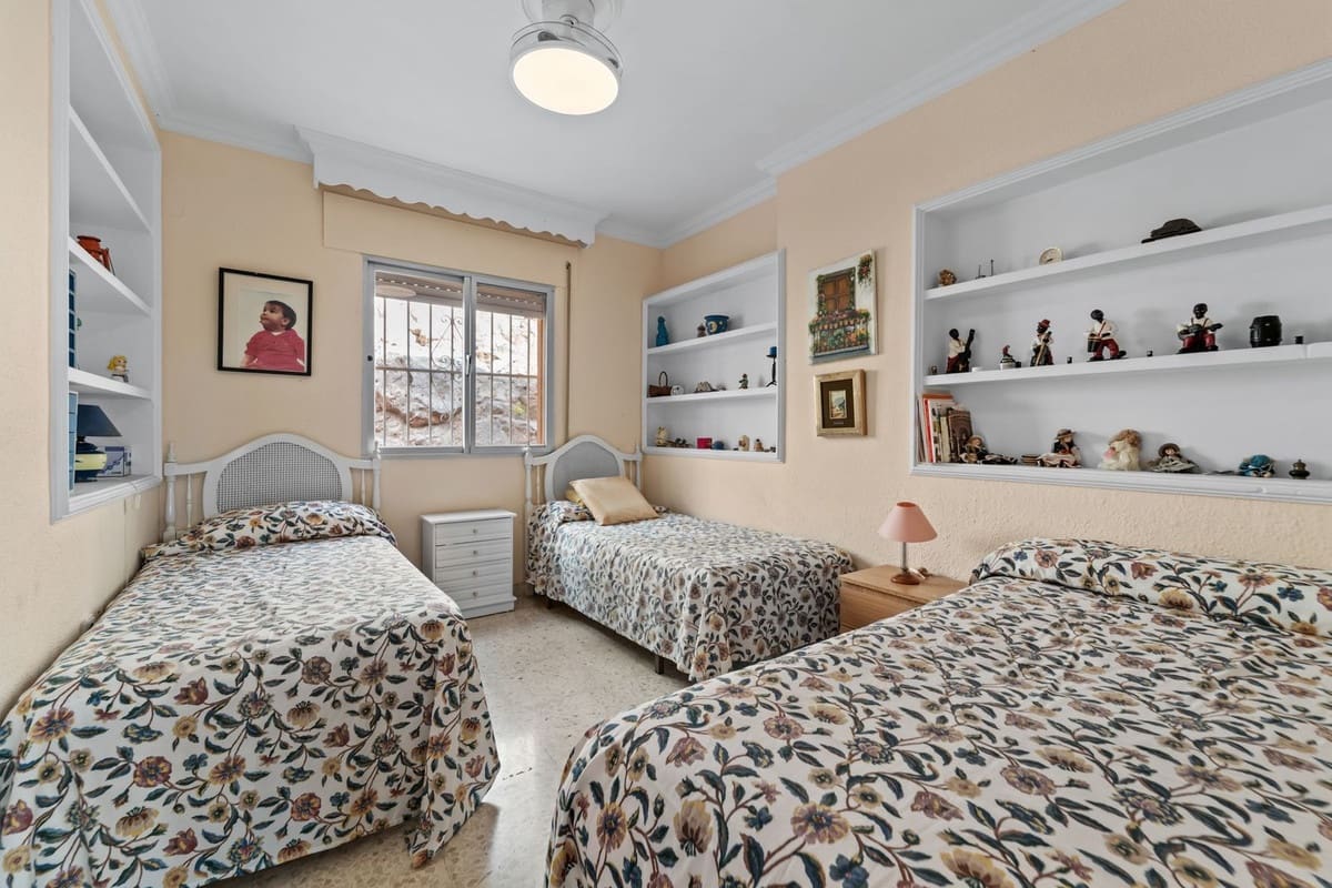 4 bedroom Villa for sale in Benalmadena - € 1,095,000 (Ref: 9380692)