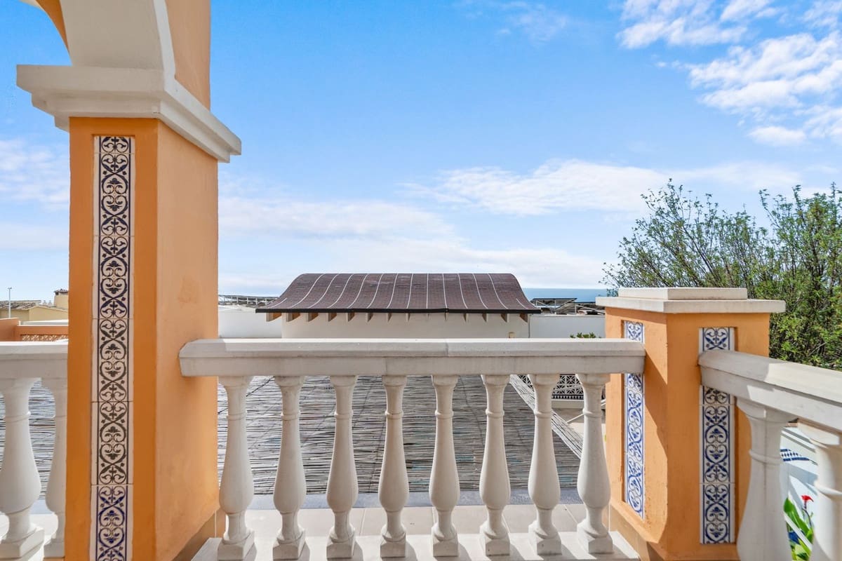 4 bedroom Villa for sale in Benalmadena - € 1,095,000 (Ref: 9380692)