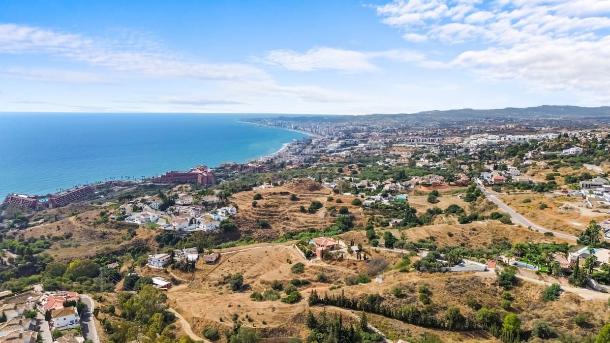 4 bedroom Villa for sale in Benalmadena - € 1,095,000 (Ref: 9380692)