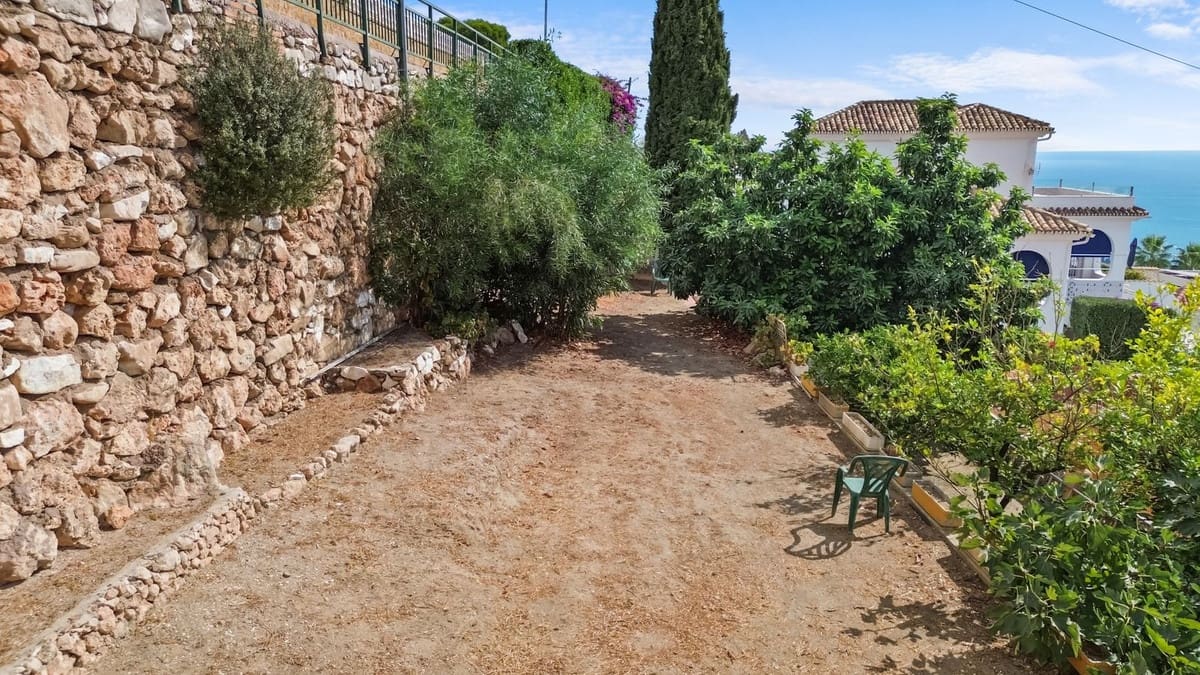 4 bedroom Villa for sale in Benalmadena - € 1,095,000 (Ref: 9380692)