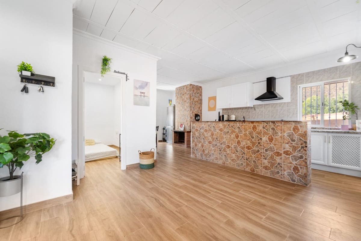 3 bedroom Villa for sale in Mijas with pool - € 390,000 (Ref: 9380694)