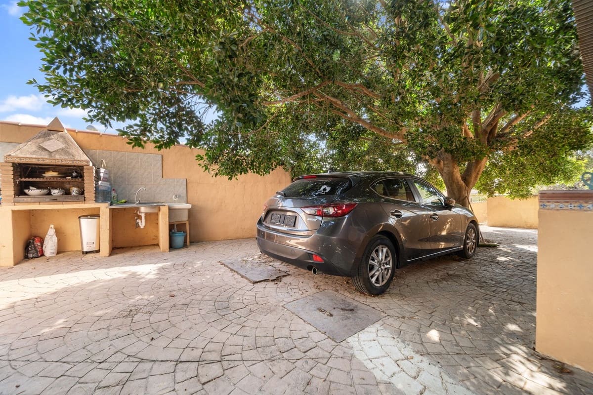 3 bedroom Villa for sale in Mijas with pool - € 390,000 (Ref: 9380694)