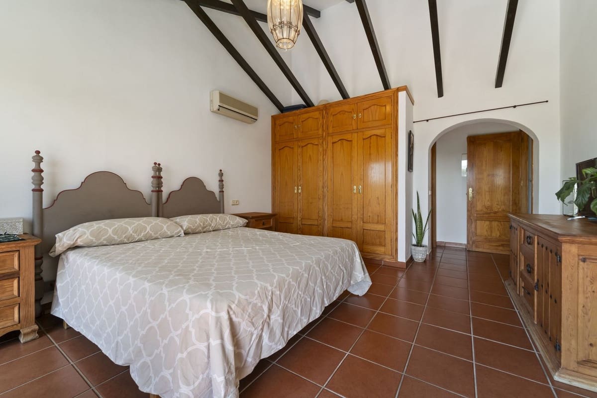 5 bedroom Villa for sale in Mijas - € 1,195,000 (Ref: 9380697)