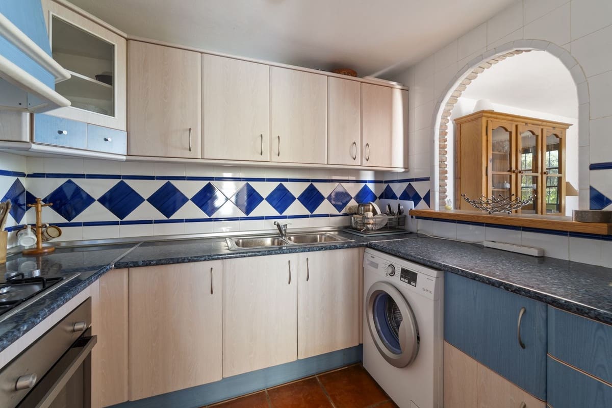 5 bedroom Villa for sale in Mijas - € 1,195,000 (Ref: 9380697)