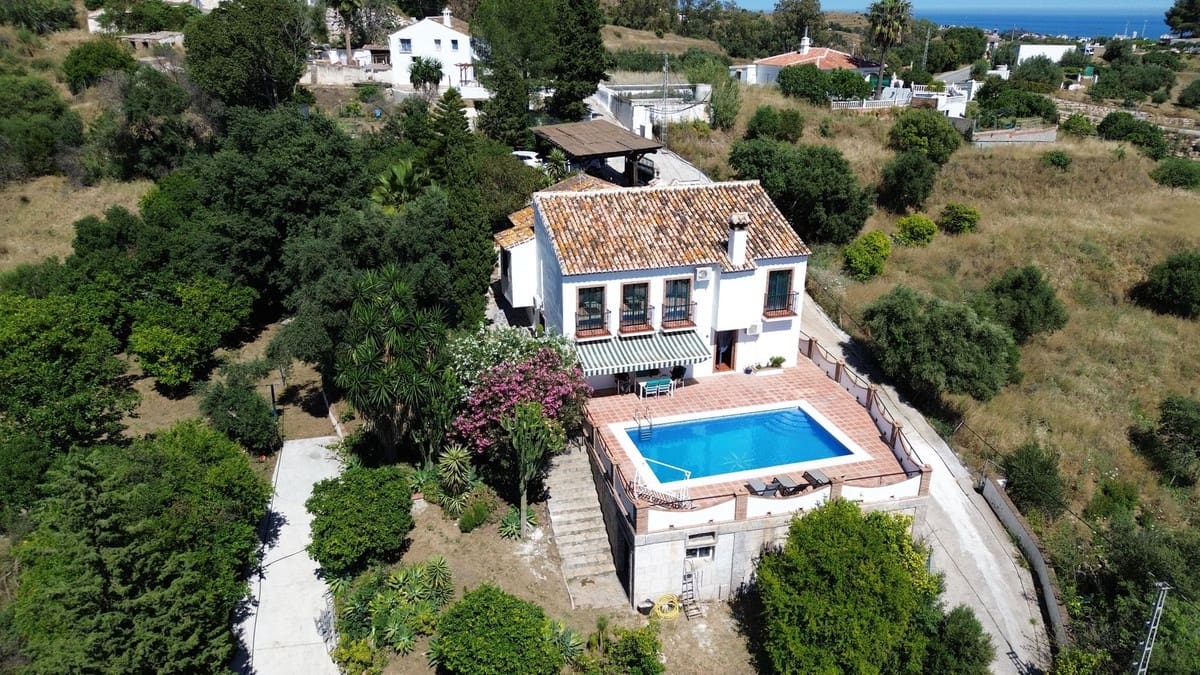 5 bedroom Villa for sale in Mijas - € 1,195,000 (Ref: 9380697)