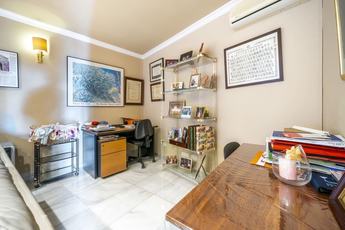 4 slaapkamer Villa te koop in Malaga stad - € 1.280.000 (Ref: 9380700)