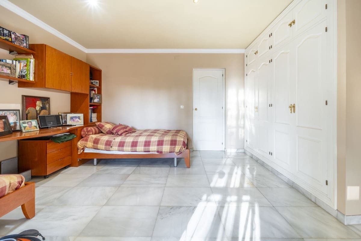4 slaapkamer Villa te koop in Malaga stad - € 1.280.000 (Ref: 9380700)