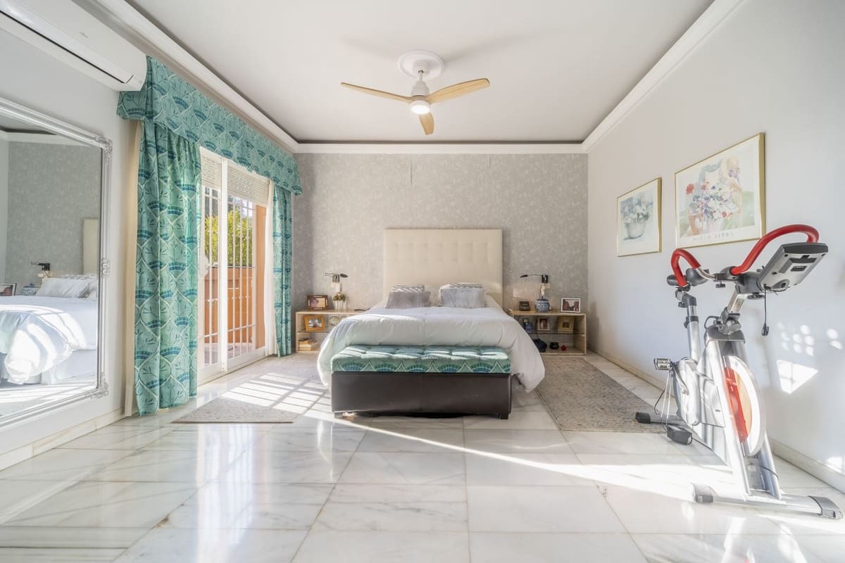 4 slaapkamer Villa te koop in Malaga stad - € 1.280.000 (Ref: 9380700)