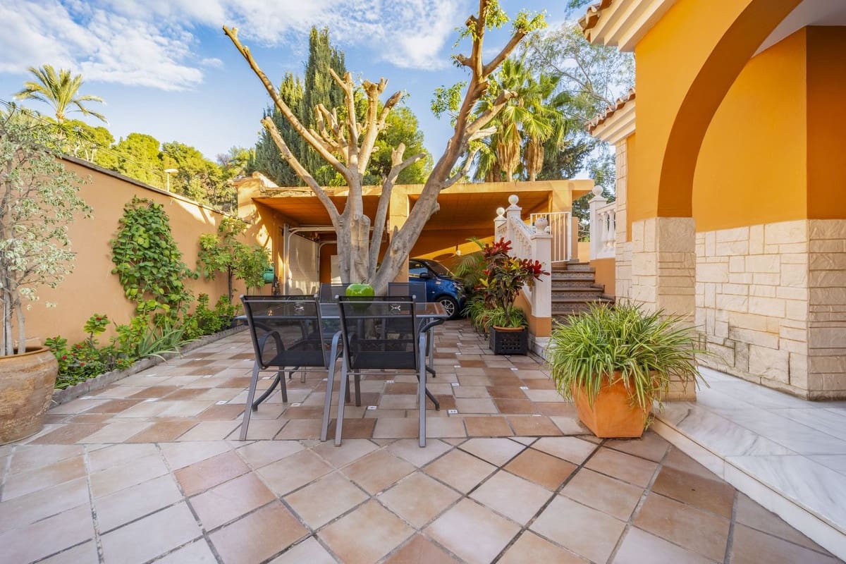 4 slaapkamer Villa te koop in Malaga stad - € 1.280.000 (Ref: 9380700)