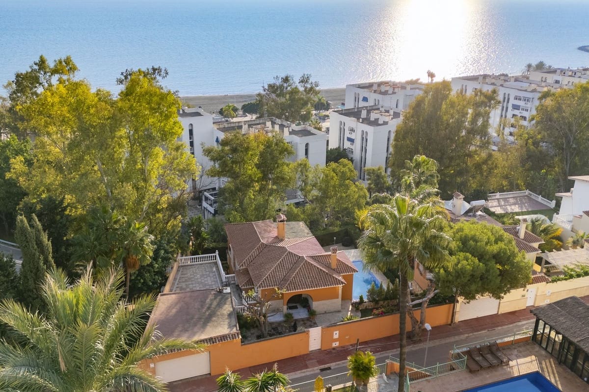 4 slaapkamer Villa te koop in Malaga stad - € 1.280.000 (Ref: 9380700)