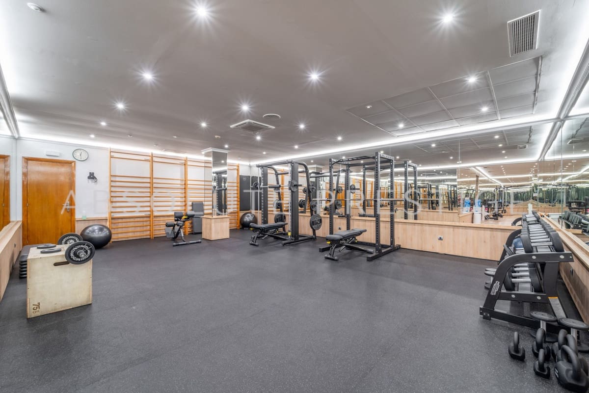 3 quarto Apartamento para venda em Puerto Banus - 2 500 000 € (Ref: 9380705)