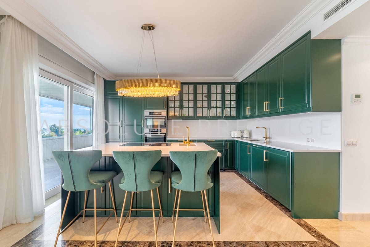 3 quarto Apartamento para venda em Puerto Banus - 2 500 000 € (Ref: 9380705)