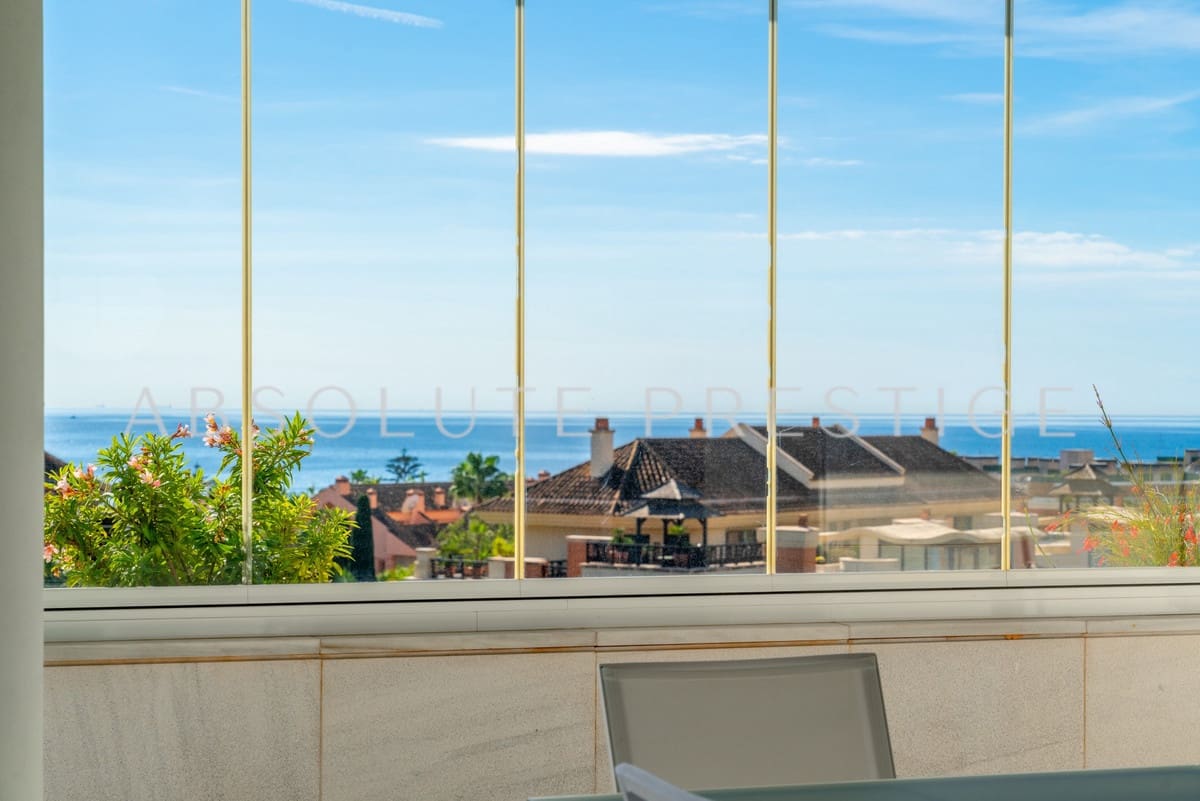 3 quarto Apartamento para venda em Puerto Banus - 2 500 000 € (Ref: 9380705)