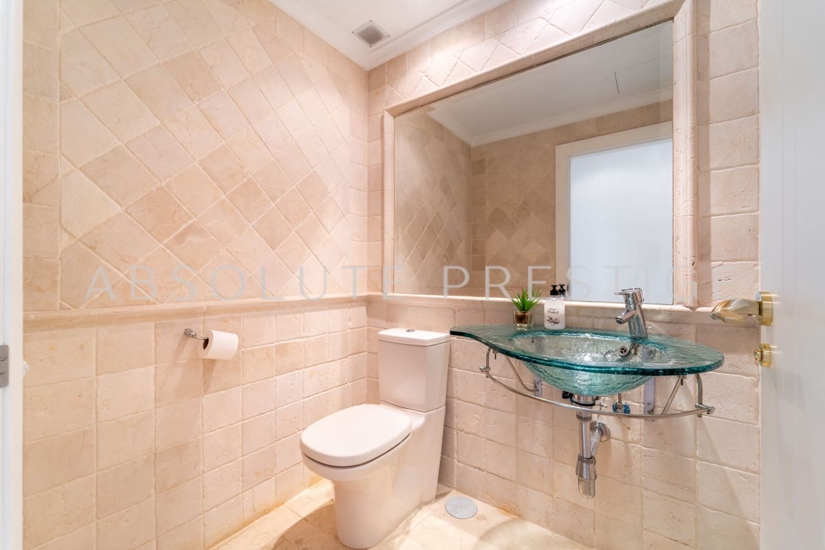 3 quarto Apartamento para venda em Puerto Banus - 2 500 000 € (Ref: 9380705)