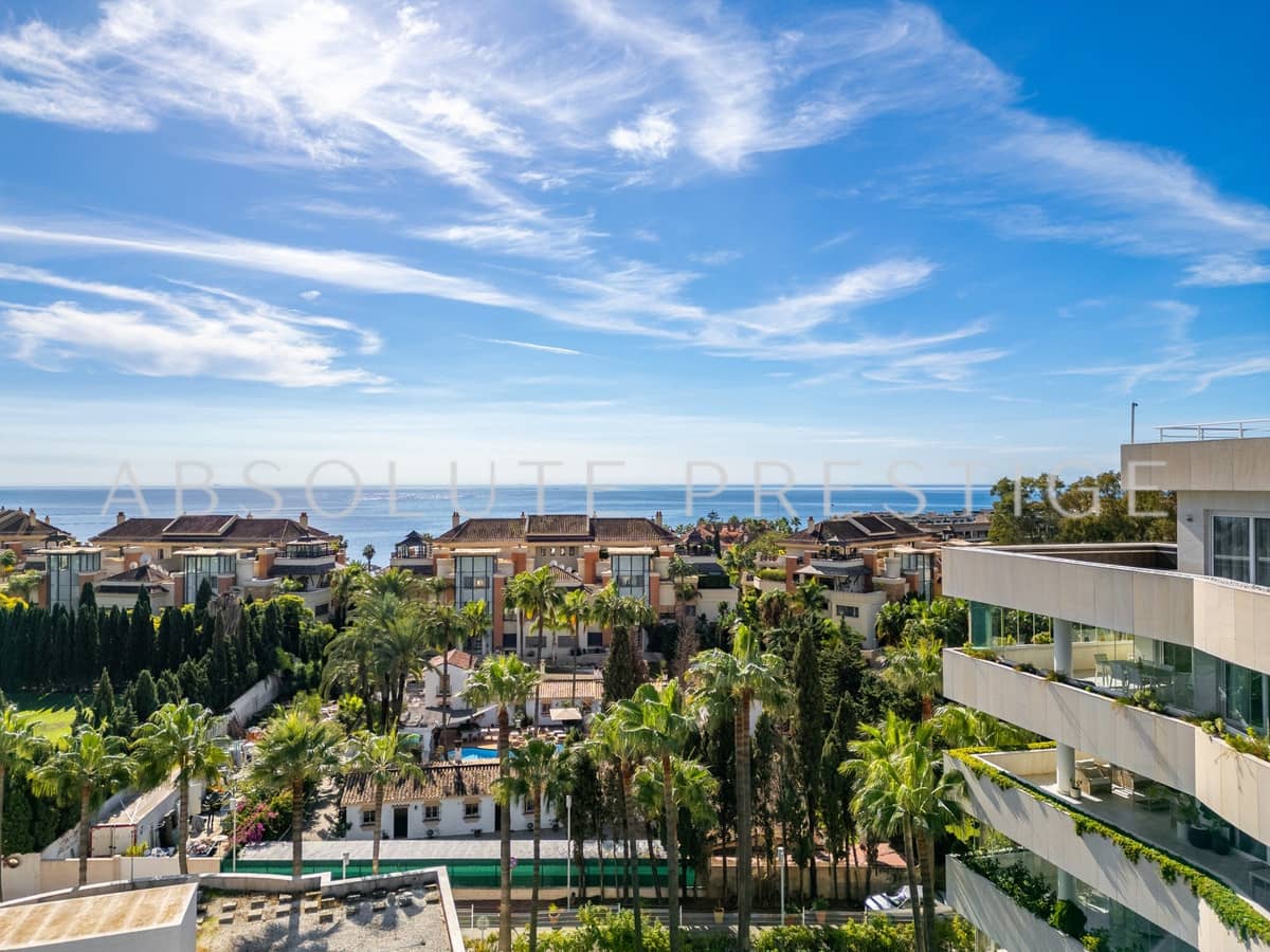 3 quarto Apartamento para venda em Puerto Banus - 2 500 000 € (Ref: 9380705)