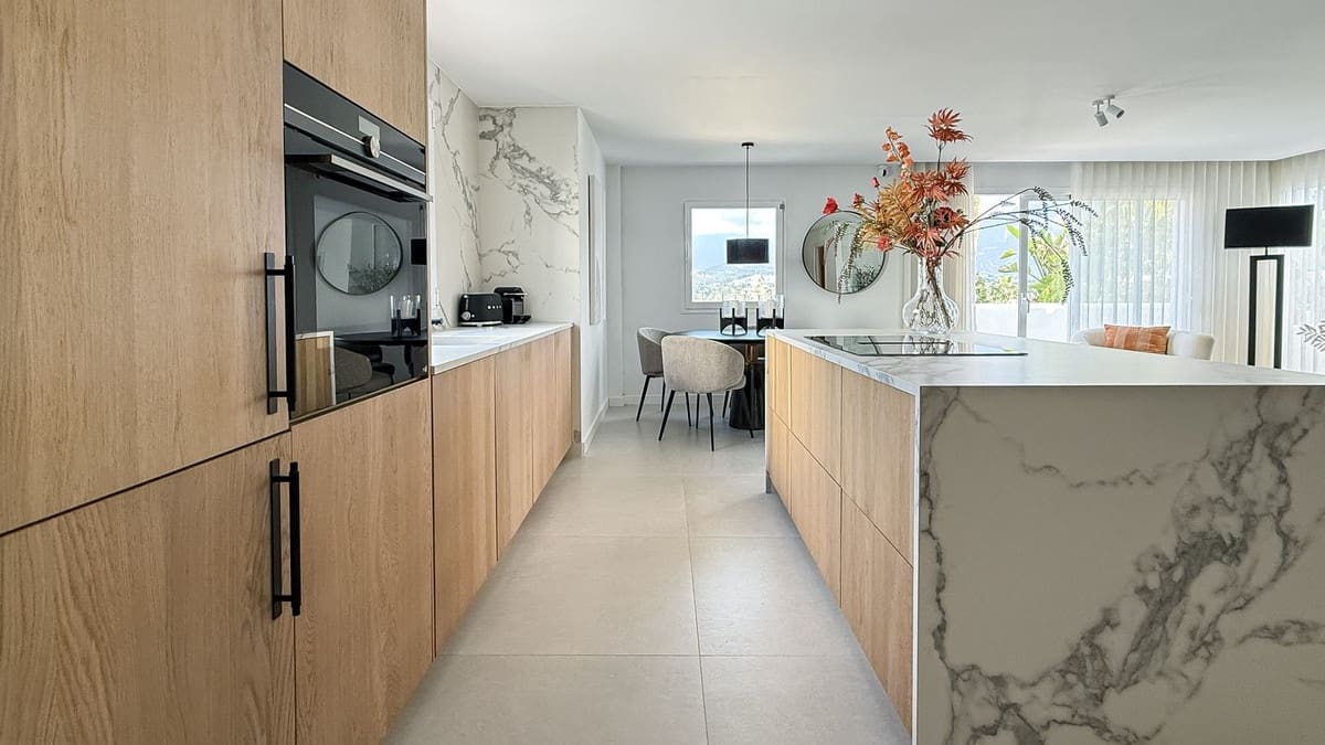 3 quarto Penthouse para venda em Nueva Andalucia - 1 250 000 € (Ref: 9380708)