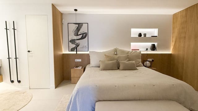 3 quarto Penthouse para venda em Puerto Banus, Marbella - 1 250 000 € (Ref: 9380708)