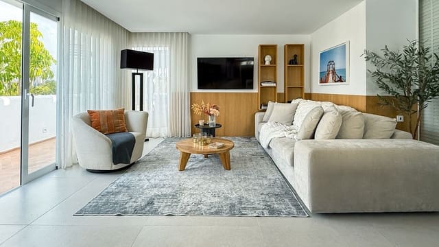 3 quarto Penthouse para venda em Puerto Banus, Marbella - 1 250 000 € (Ref: 9380708)