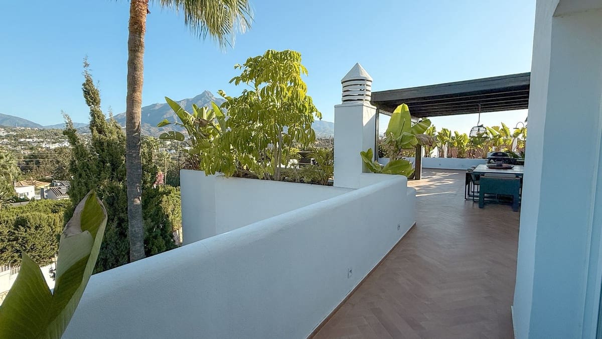 3 quarto Penthouse para venda em Nueva Andalucia - 1 250 000 € (Ref: 9380708)