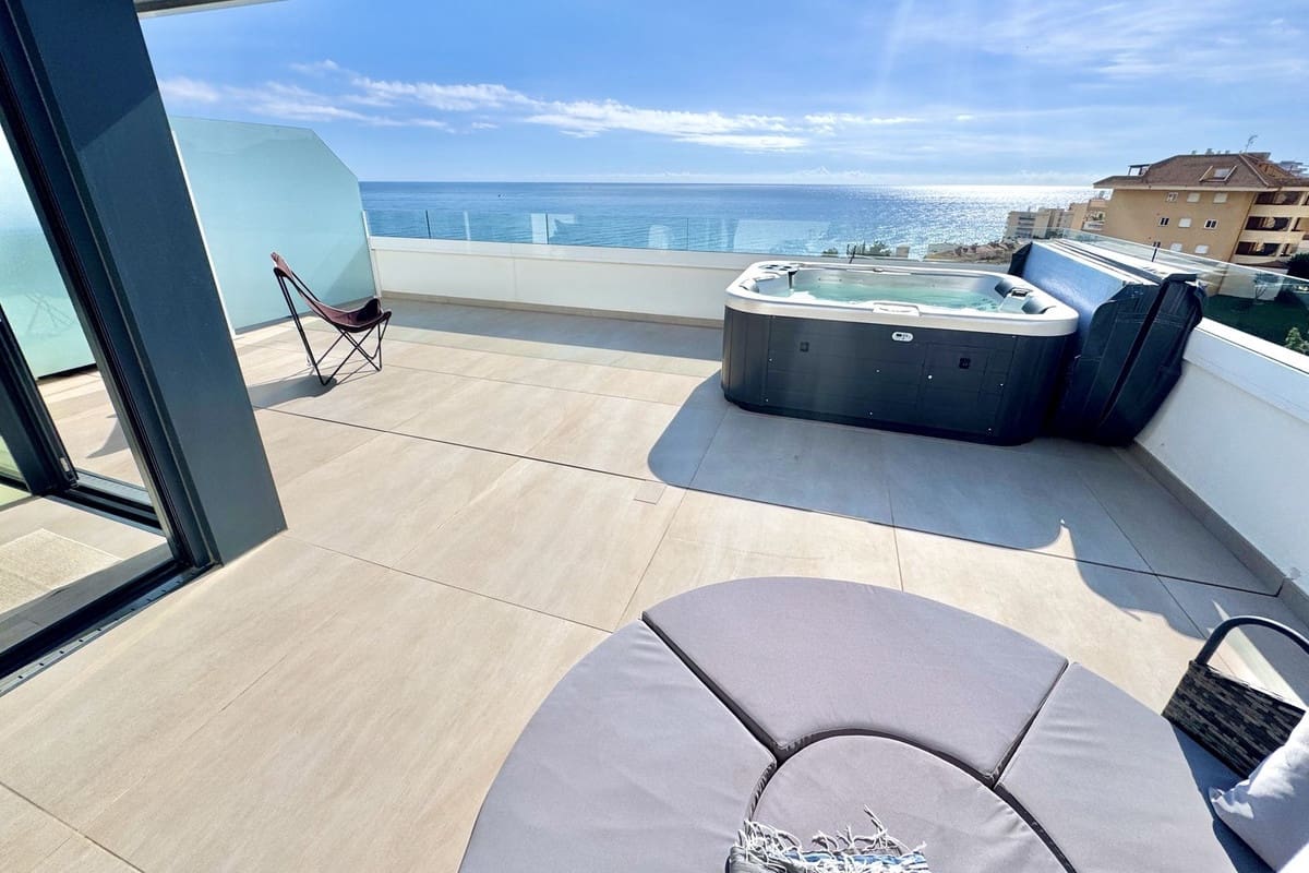 3 soveværelse Penthouse til salg i Benalmadena Costa - € 1.295.000 (Ref: 9383551)