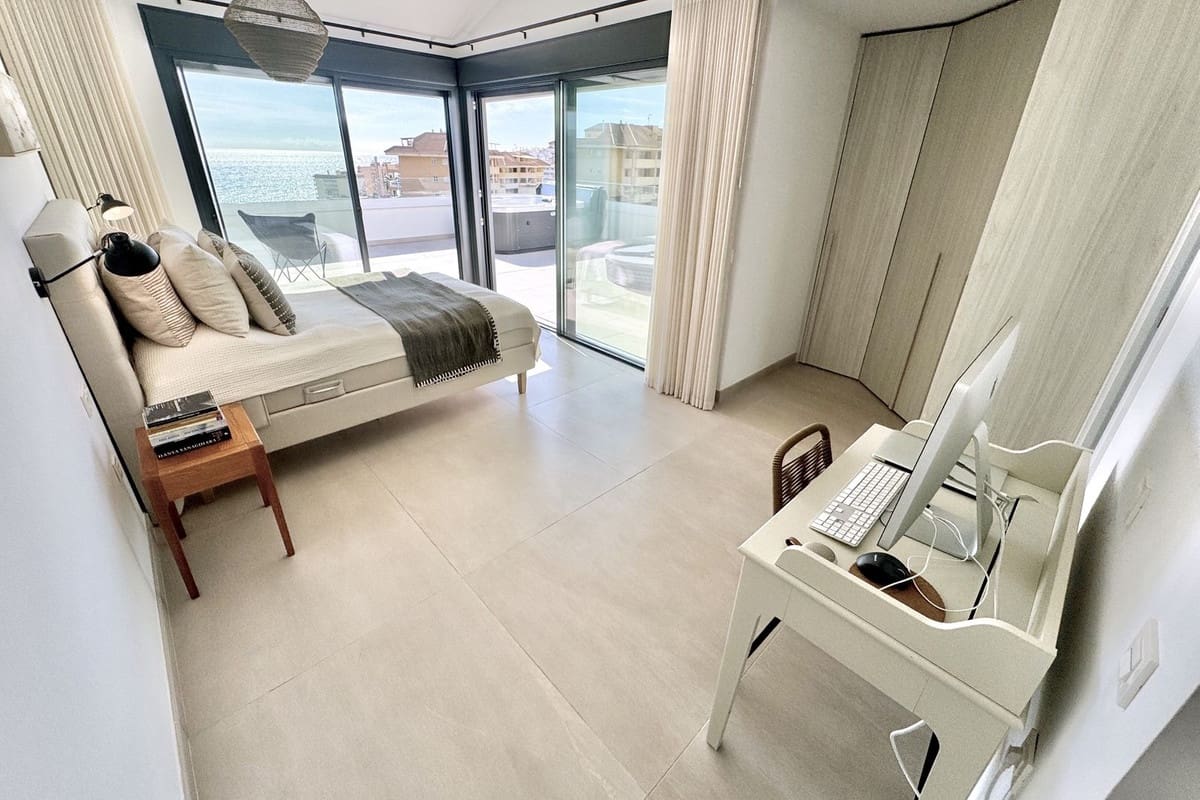 3 soveværelse Penthouse til salg i Benalmadena Costa - € 1.295.000 (Ref: 9383551)
