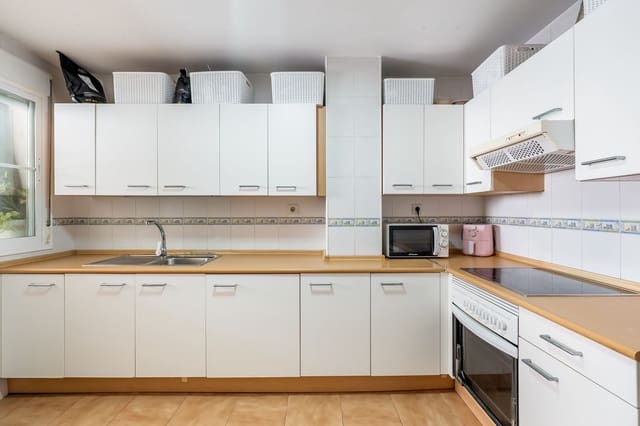 3 soverom Penthouse til salgs i Parque Central, Estepona - € 545 000 (Ref: 9383552)