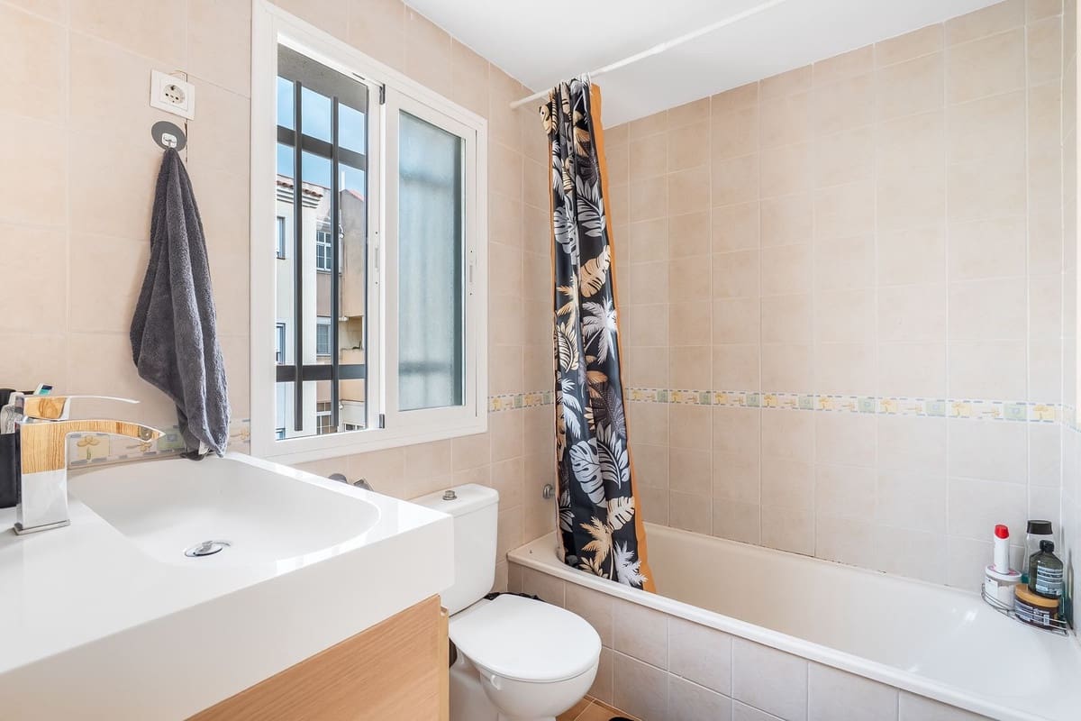 3 soveværelse Penthouse til salg i Estepona med garage - € 490.000 (Ref: 9383552)