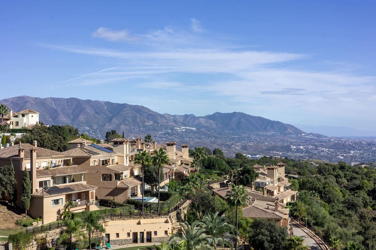 3 bedroom Penthouse for sale in La Mairena - € 435,000 (Ref: 9386748)