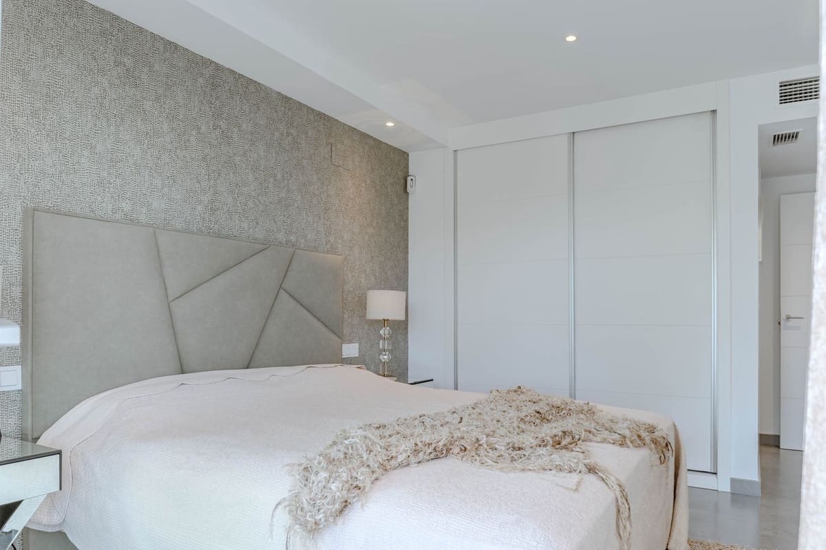 2 soverom Leilighet til salgs i Estepona - € 549 000 (Ref: 9386771)