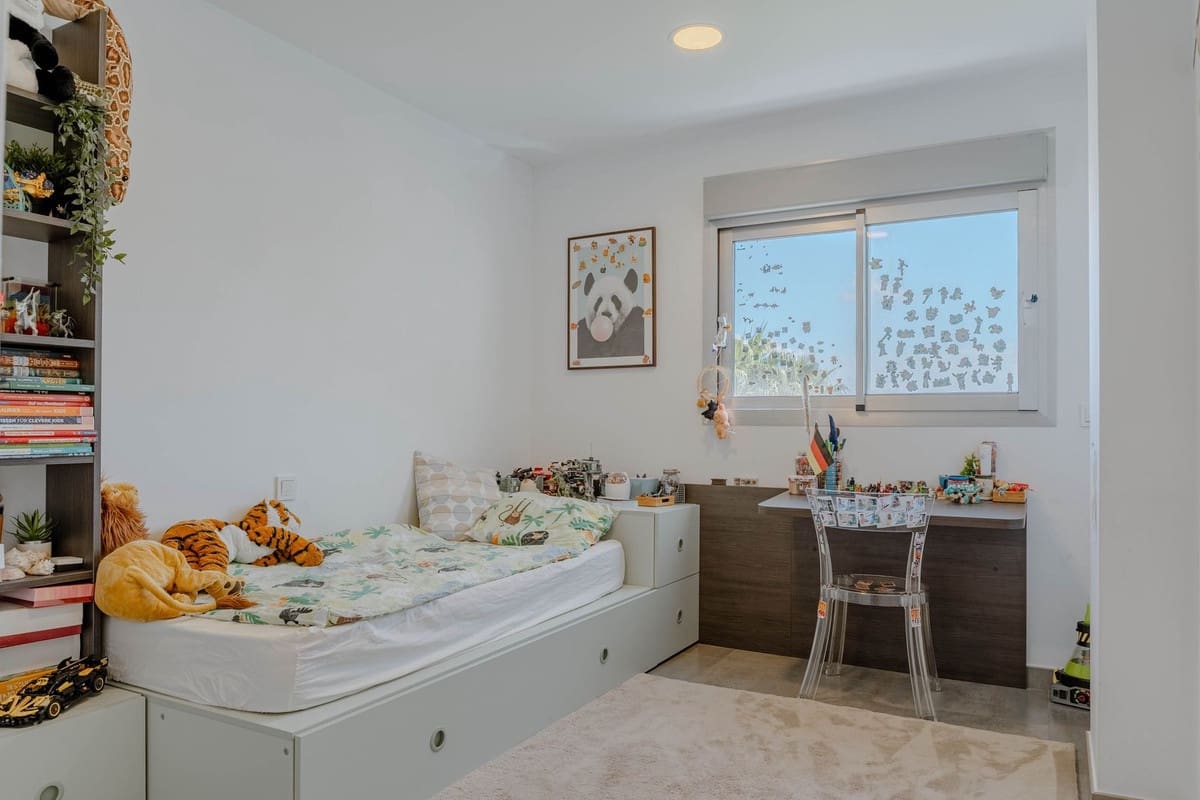 2 soverom Leilighet til salgs i Estepona - € 549 000 (Ref: 9386771)