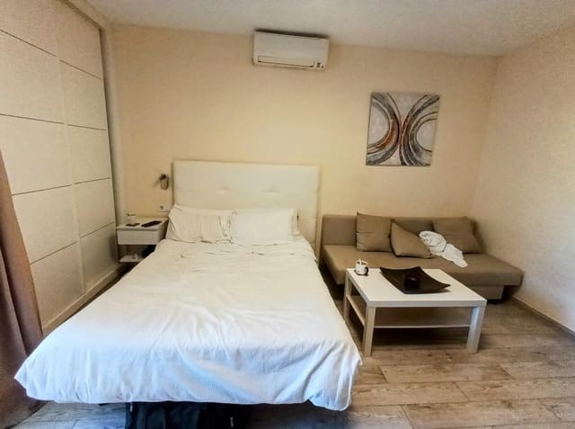 Studio te koop in Benalmadena Costa, Benalmádena - € 266.000 (Ref: 9386772)