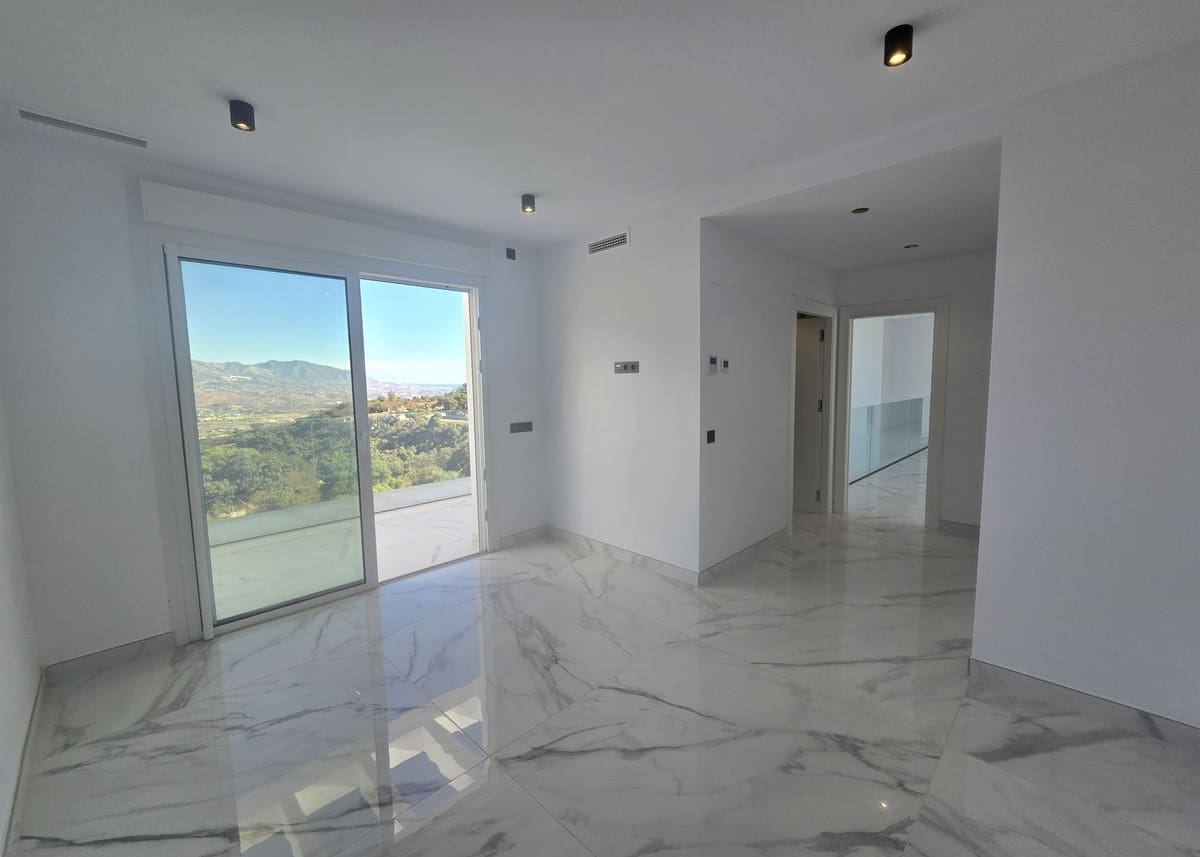 4 makuuhuone Huvila myytävänä paikassa La Mairena - 1 599 000 € (Ref: 9386773)