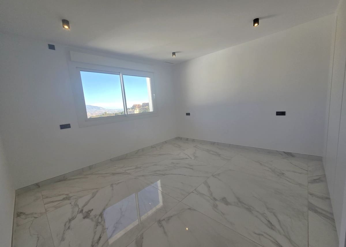 4 makuuhuone Huvila myytävänä paikassa La Mairena - 1 599 000 € (Ref: 9386773)