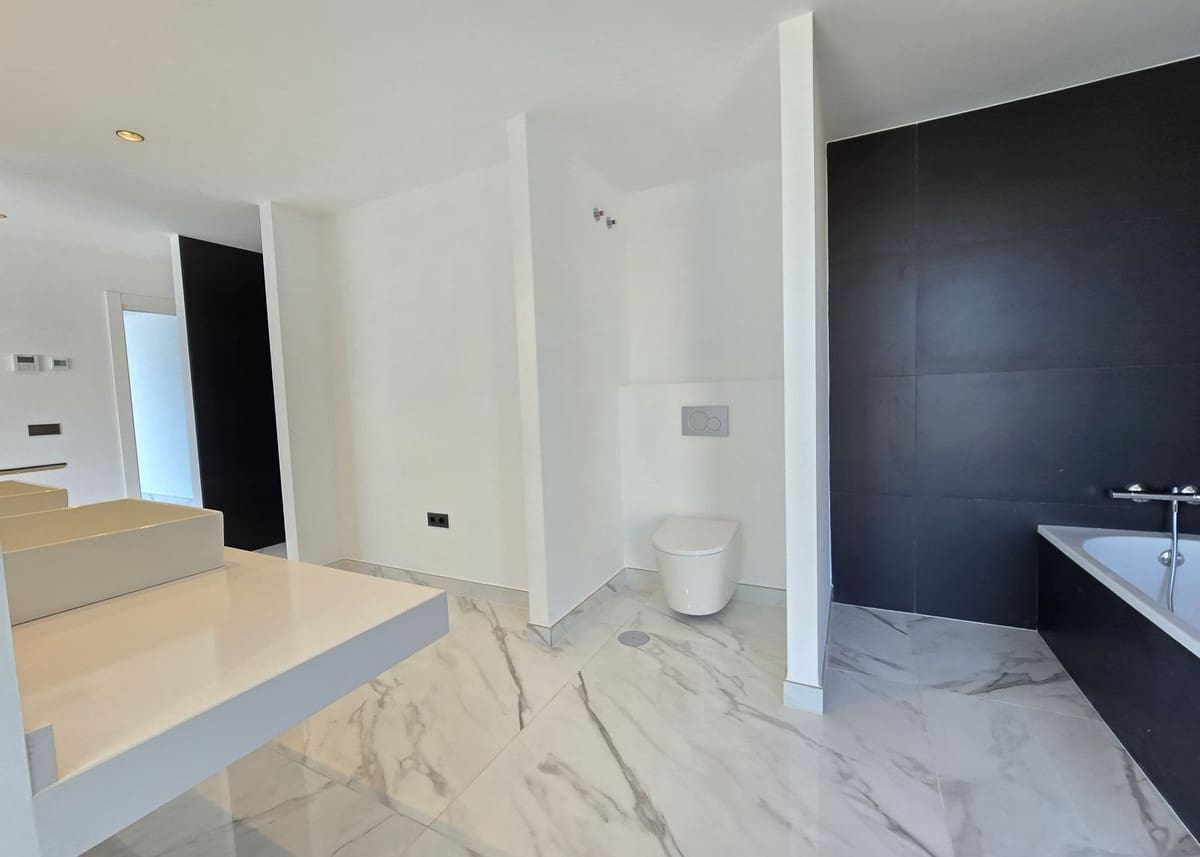 4 soveværelse Villa til salg i La Mairena med swimmingpool - € 1.599.000 (Ref: 9386773)