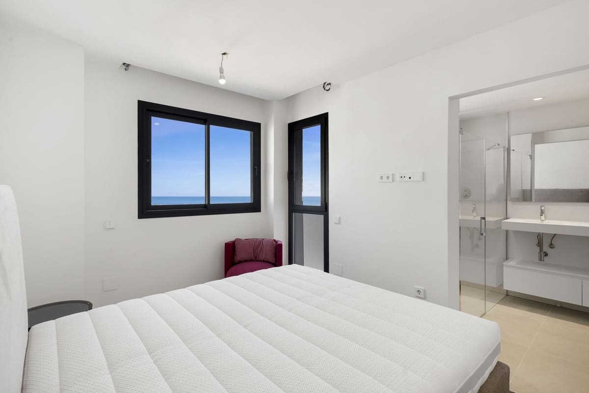 Apartamento de 2 habitaciones en Fuengirola en venta - 598.000 € (Ref: 9386774)