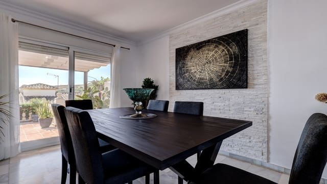 3 sovrum Hus till salu i Manilva Pueblo, Manilva - 399 000 € (Ref: 9386806)