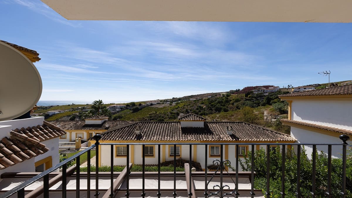 3 bedroom Townhouse for sale in Manilva - € 399,000 (Ref: 9386806)